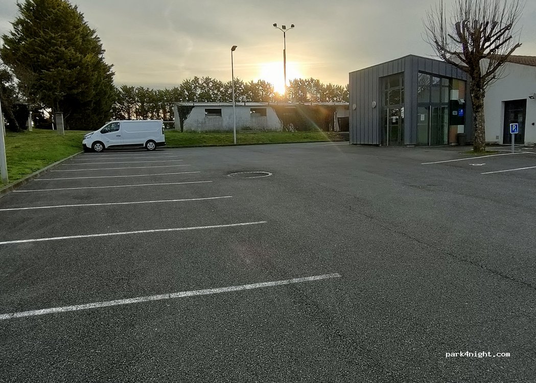 (17400) La Vergne - 2 Rue du Stade — foto 2