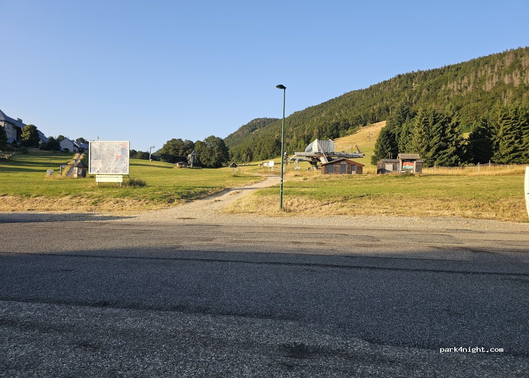 (01200) Chézery-Forens - 7 Route du Col de Menthières — foto 2