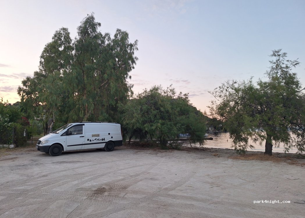 (383 34) Chrisi Akti Panagias - Unnamed Road — foto