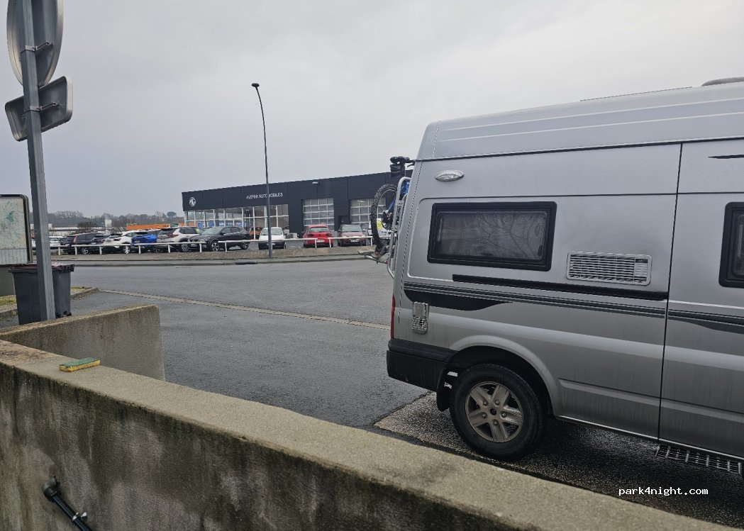 (81100) Castres - 1-3 Rue de l'Industrie — foto 3