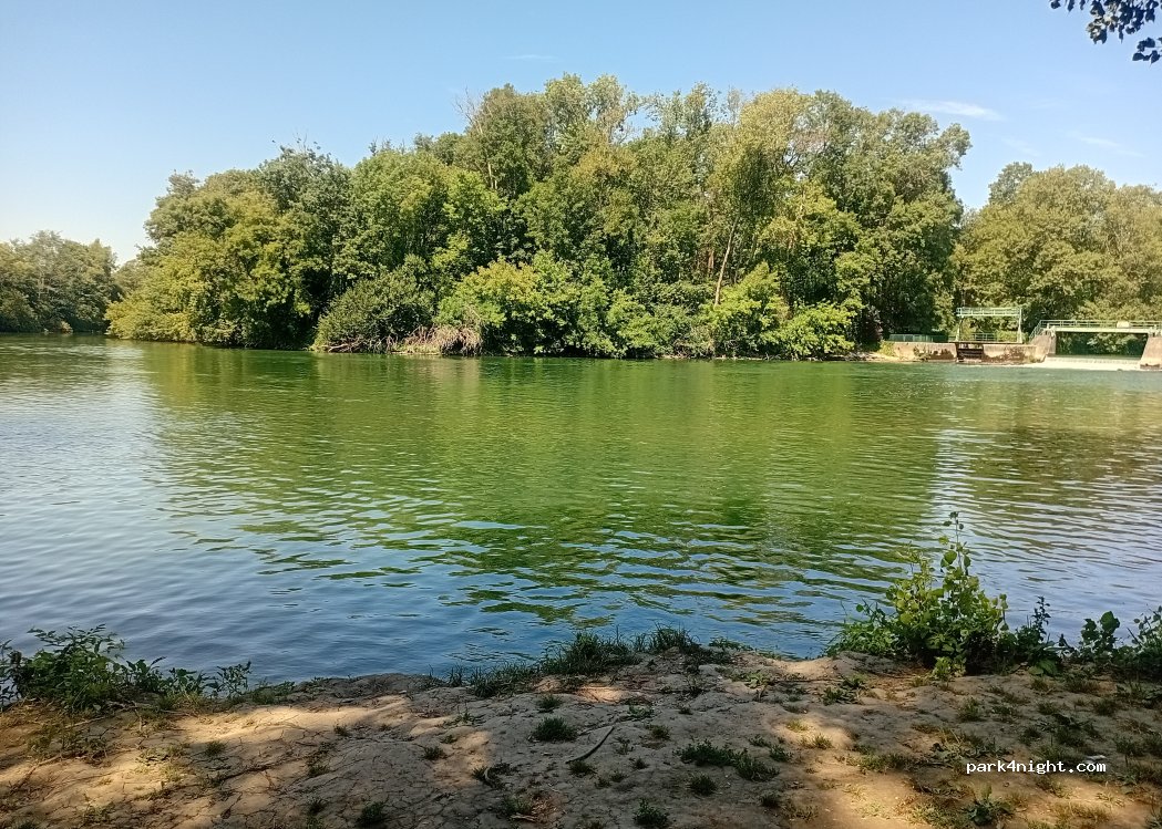 (16200) Bourg-Charente - 1 Chemin du Barrage — foto