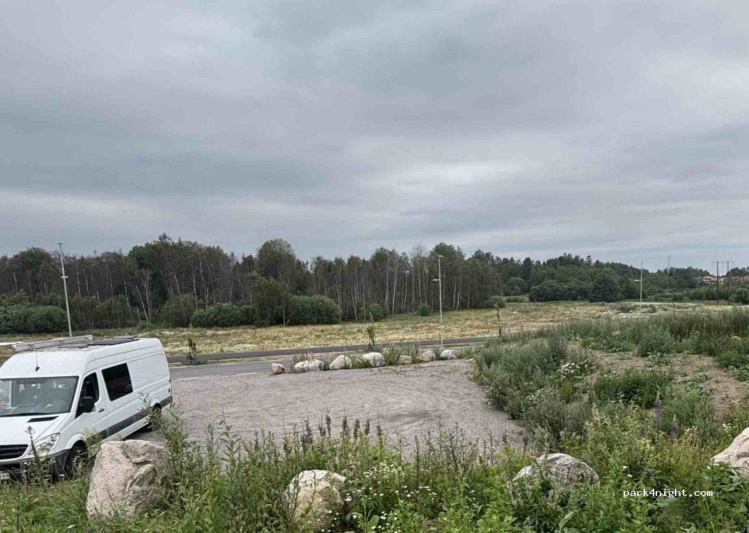 (641 93) Katrineholm - 3 Siggetorpsvägen — foto