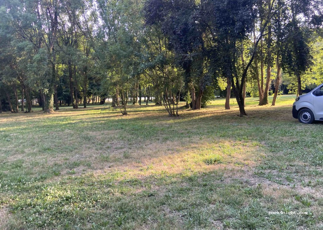 (16600) Magnac-sur-Touvre - 12 Rue Pierre de Coubertin — foto 3