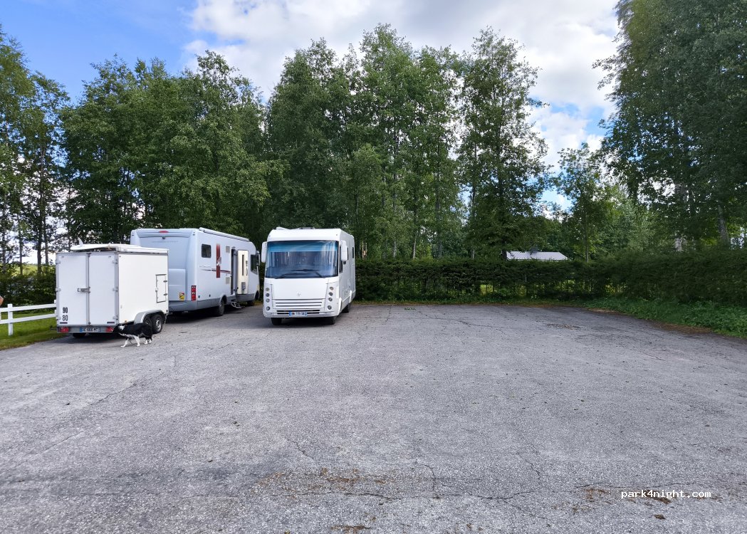 (88400) Ristijärvi - 46 Urheilutie — foto 2