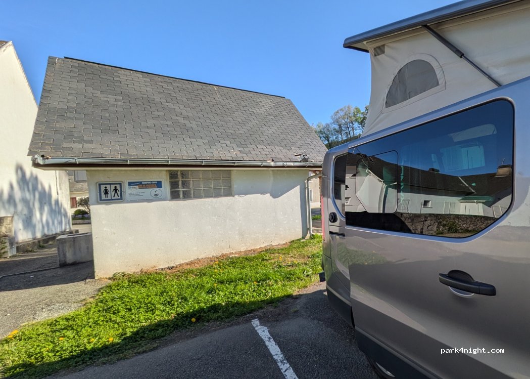 (64570) Arette - 2 Place des Jardins de Salet — foto 3