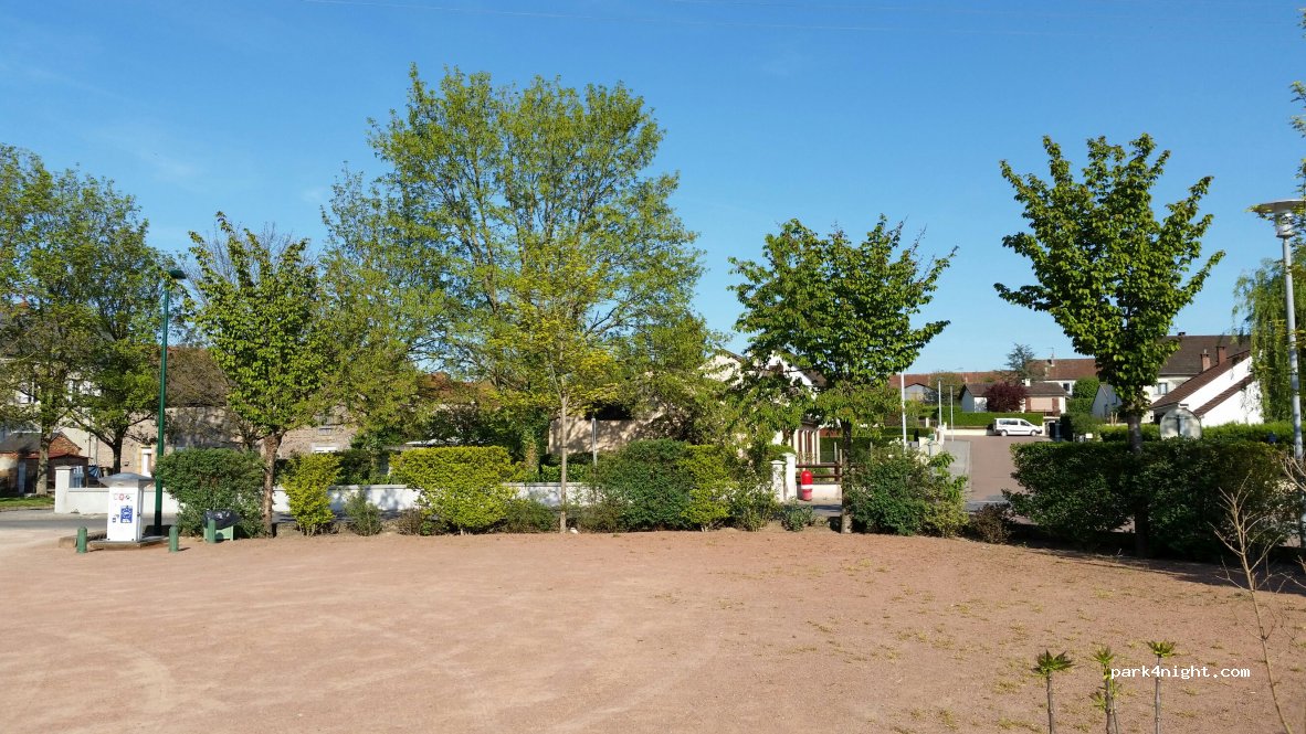 (58250) Fours - 2 Rue des Écoles — foto