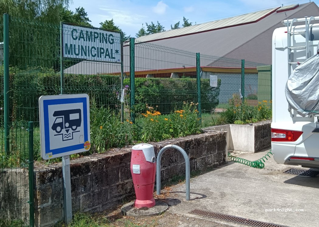 (58290) Moulins-Engilbert - 4-6 Avenue Perricaudet — foto