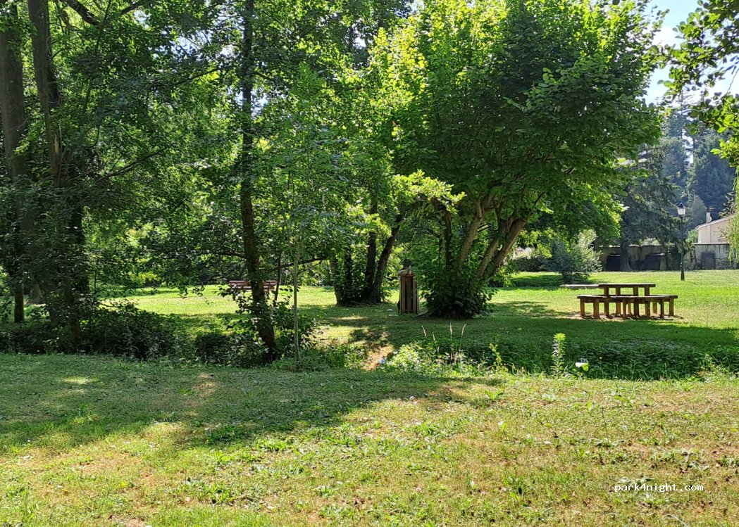 (26210) Manthes - 6 Place de la Mairie — foto