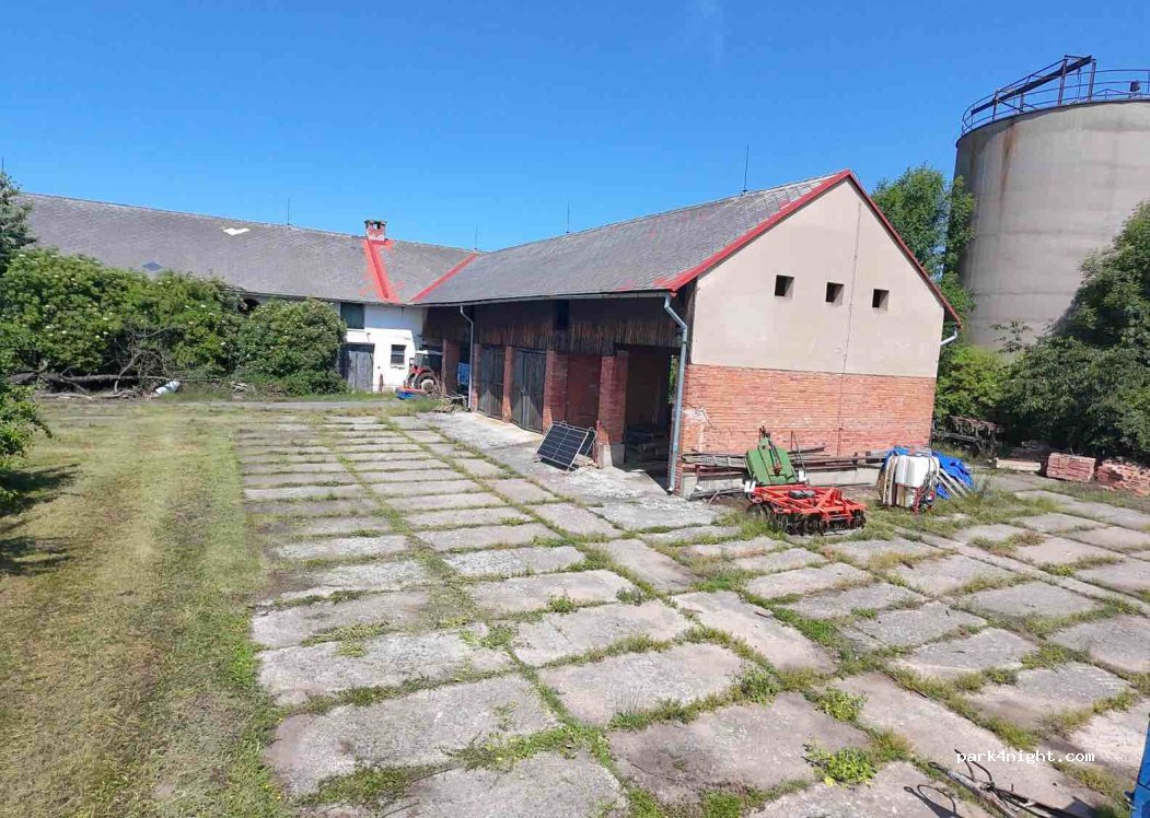 (533 45) Podůlšany - — foto 2
