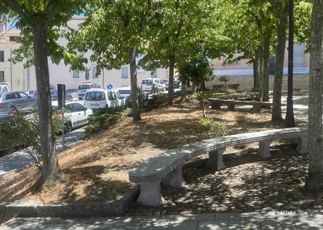 (08100) Nuoro - 19 Piazza Santa Maria della Neve — foto