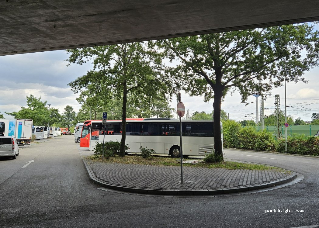 (60487) Frankfurt am Main - 1 Breitenbachstraße — foto 2
