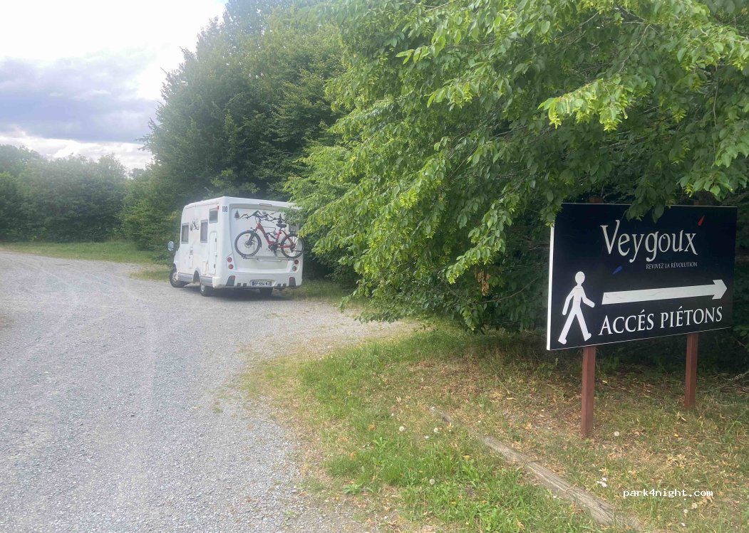 (63410) Charbonnières-les-Varennes - 1 Lieu dit Veygoux — foto
