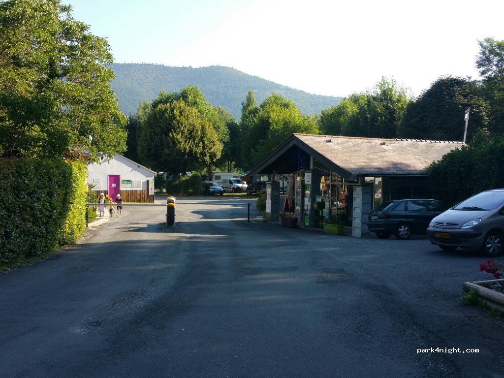 Camping Le Pont du Tarn, Lozere — foto
