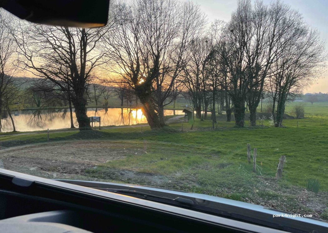 Aire de camping-car Juvigné — foto 5