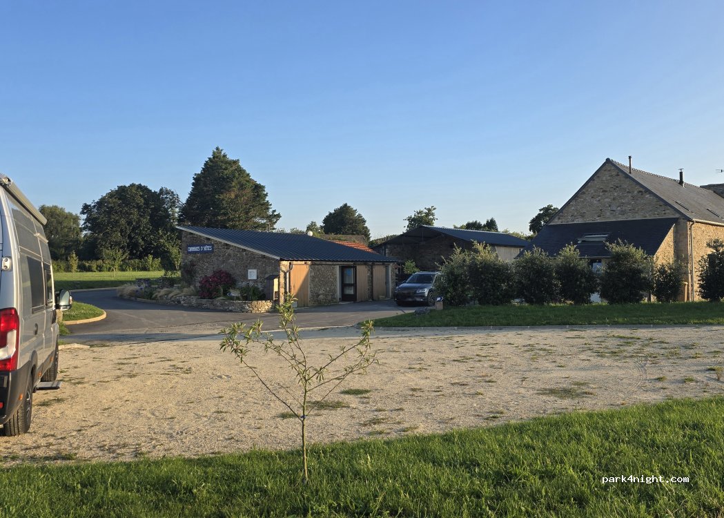 Terrain d'hébergement de plein air et parc de stationnement pour camping car — foto 5