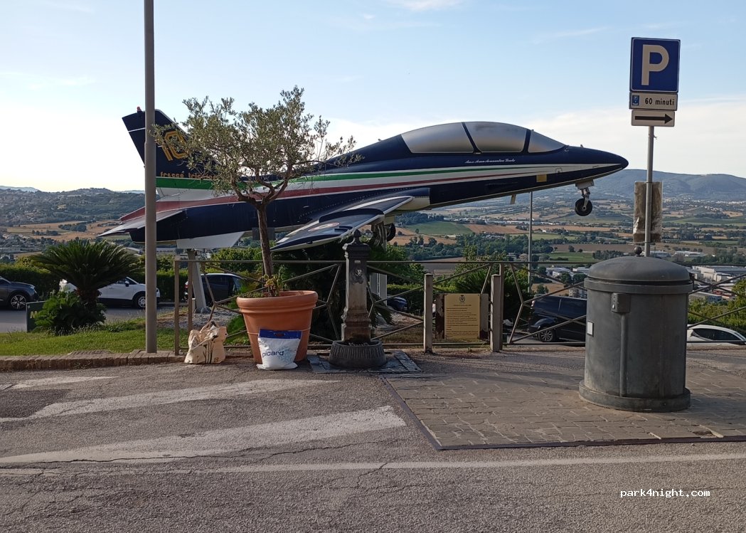 (60025) Loreto - Via Papa Sisto V — foto