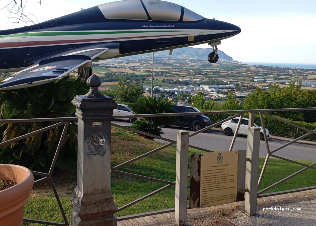 (60025) Loreto - Via Papa Sisto V — foto 2