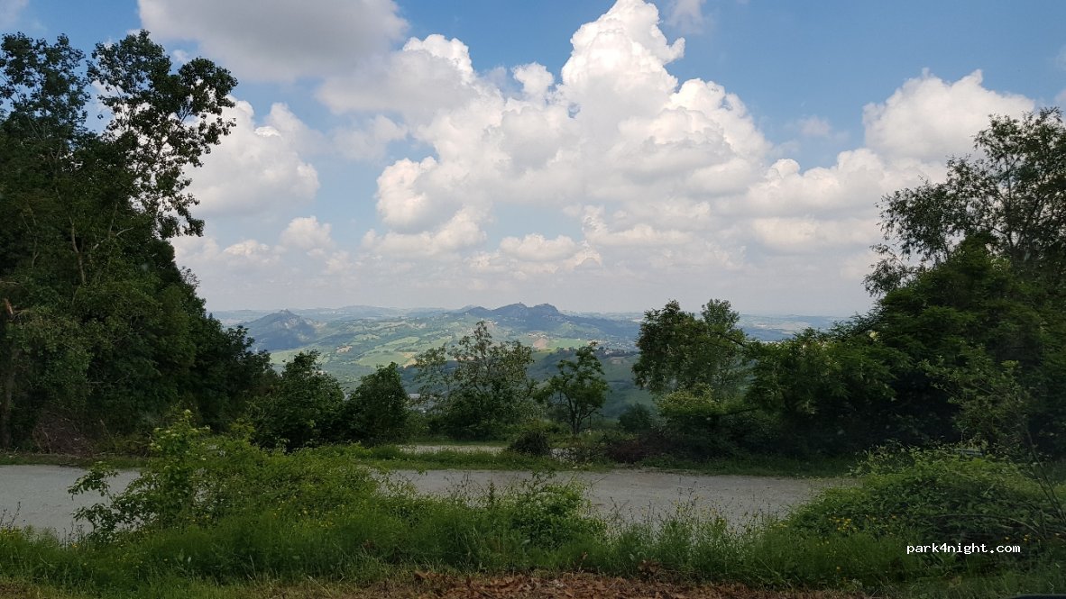 (47893) Città di San Marino - Strada Della Baldasserona — foto