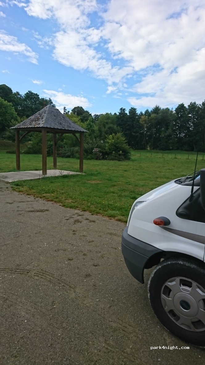 (53270) Saint-Jean-sur-Erve - 1-5 Allée de Launay — foto 3