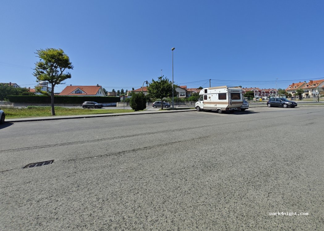 (39110) Santa Cruz de Bezana - C. Cervantes — foto