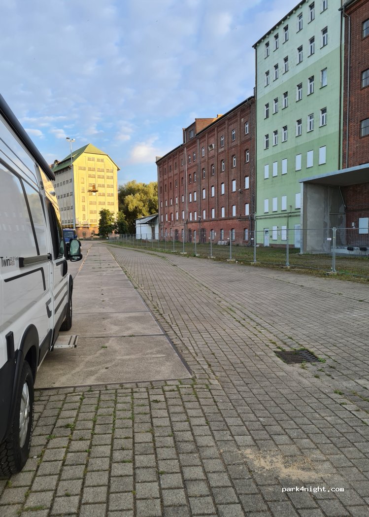 (17126) Jarmen - 9 Dampferweg — foto