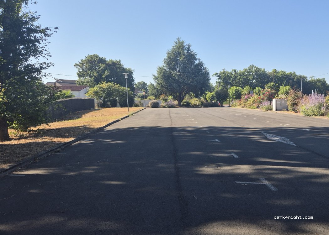 (17390) La Tremblade - 18 Avenue du Général de Gaulle — foto