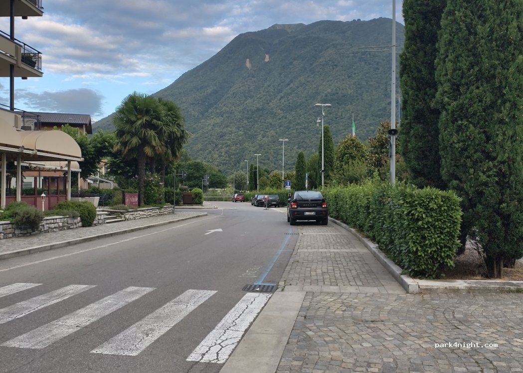 (22018) Porlezza - 4 Viale delle Rimembranze — foto