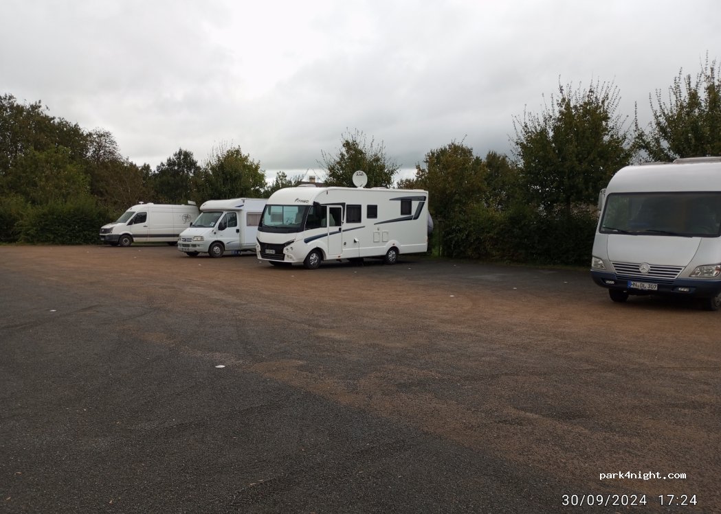 Aire de Sainte-Suzanne — foto 3