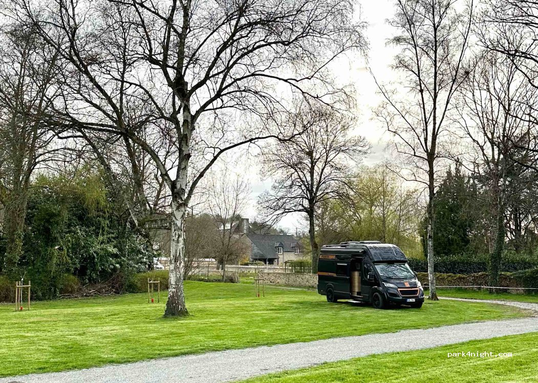 (53600) Voutré - 3 Place du Bas Perrin — foto 4