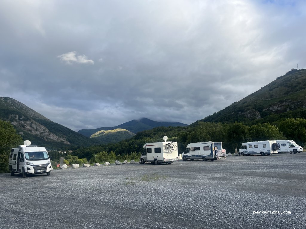 Parking Gosun Aire Camping Car Lourdes — foto 4