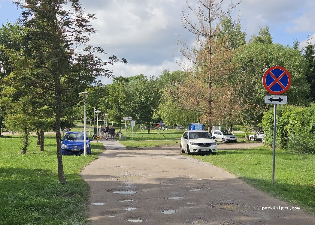 (11-730) Mikołajki - 15 plac Handlowy — foto