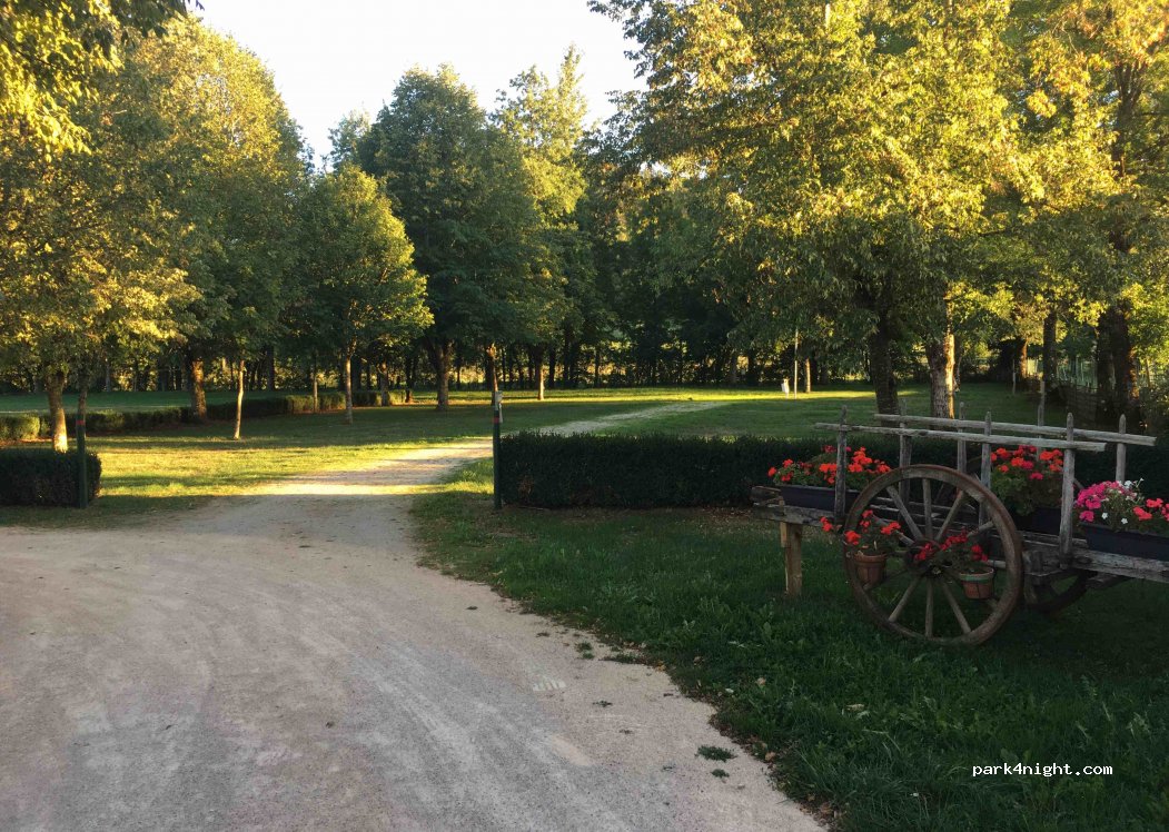Camping Saint Saturnin de Lenne. — foto 2