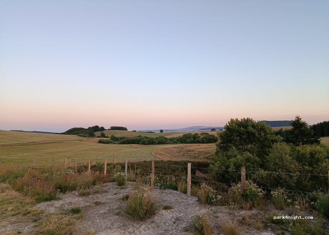 (63610) Besse-et-Saint-Anastaise - Unnamed Road — foto
