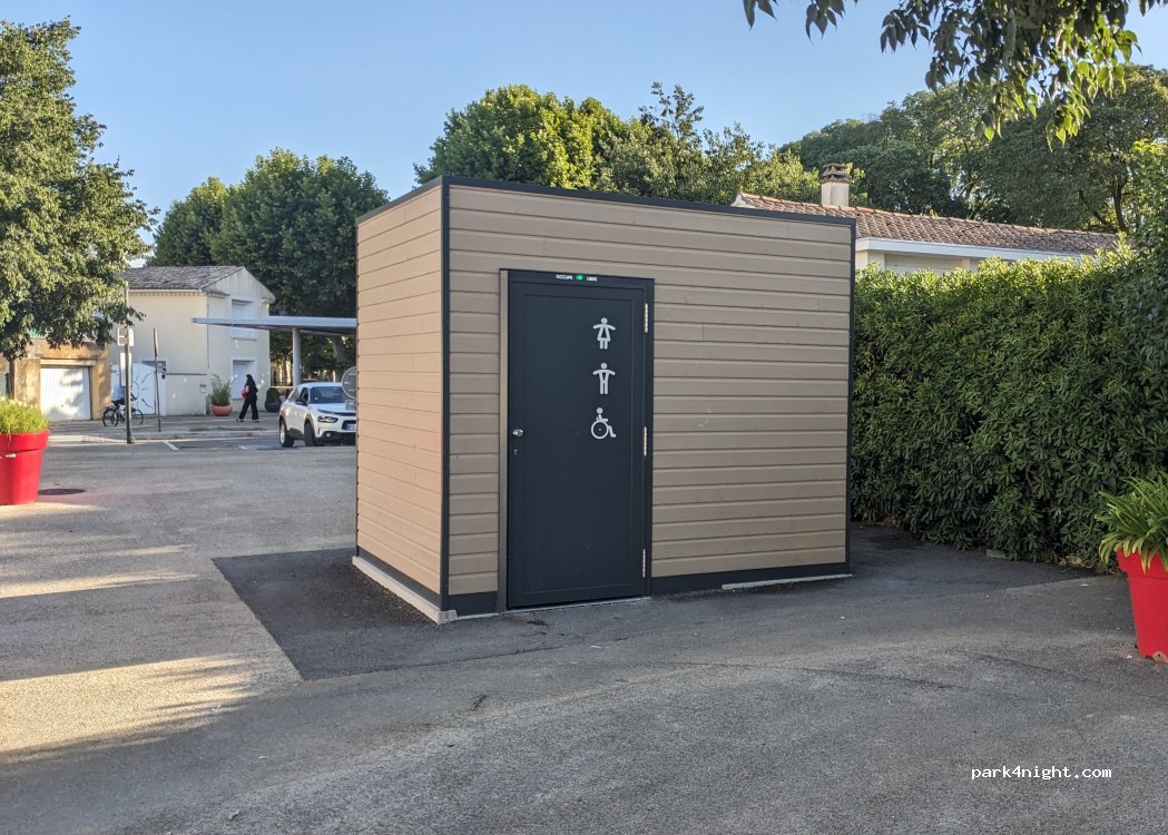 (84840) Lapalud - 1 Place fernand morel — foto