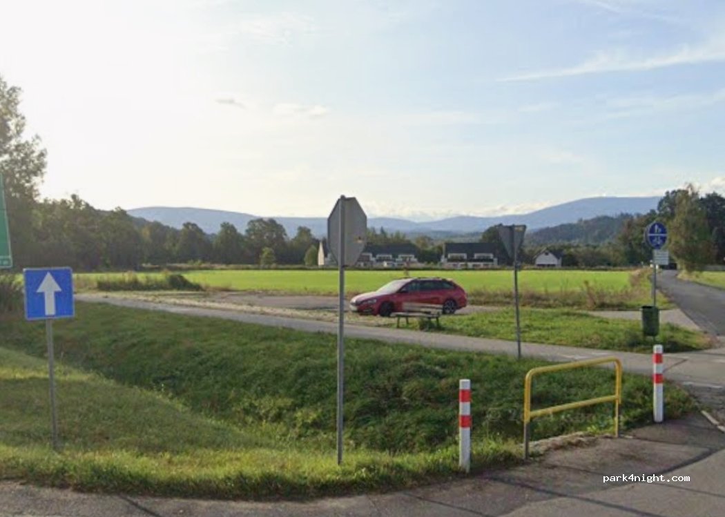 (58-506) Jelenia Góra - 139 Wiejska — foto