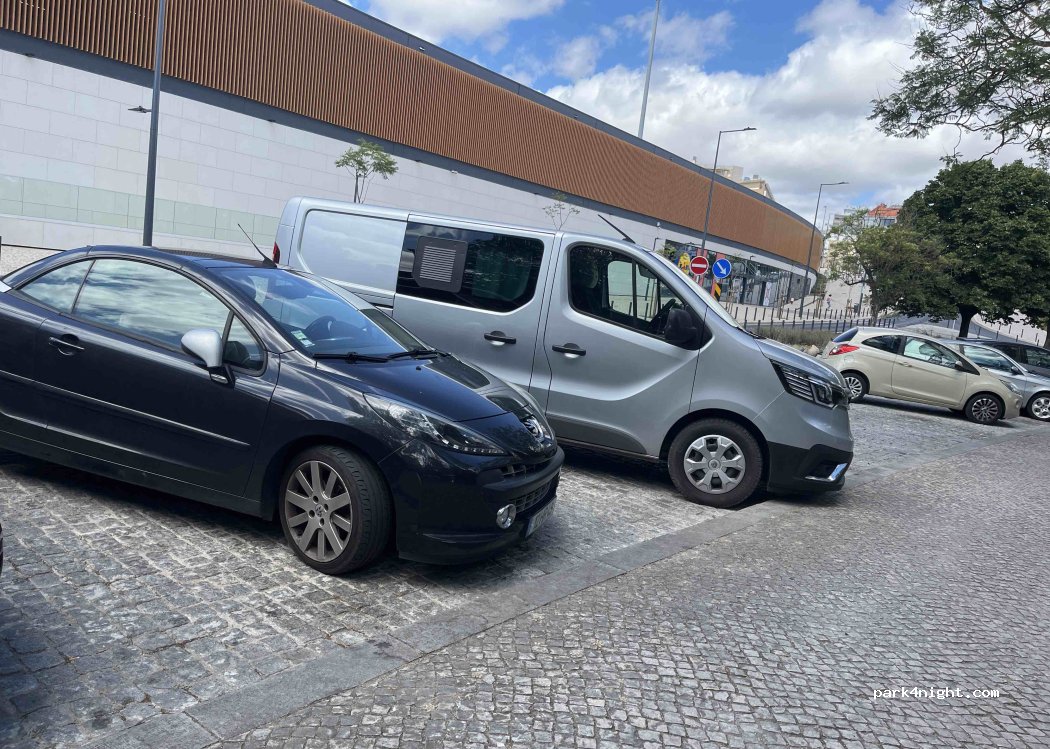 (1400) Lisboa - 4 Avenida do Restelo — foto