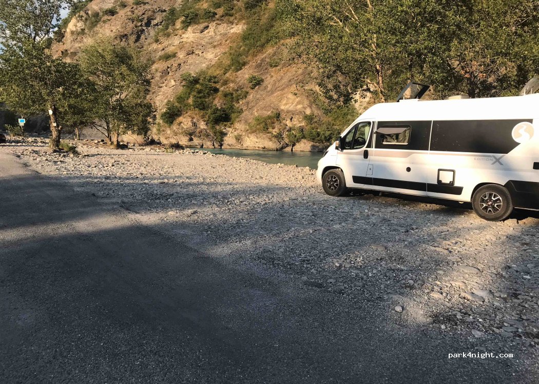 (05380) Châteauroux-les-Alpes - 1500 Route de la Vague — foto