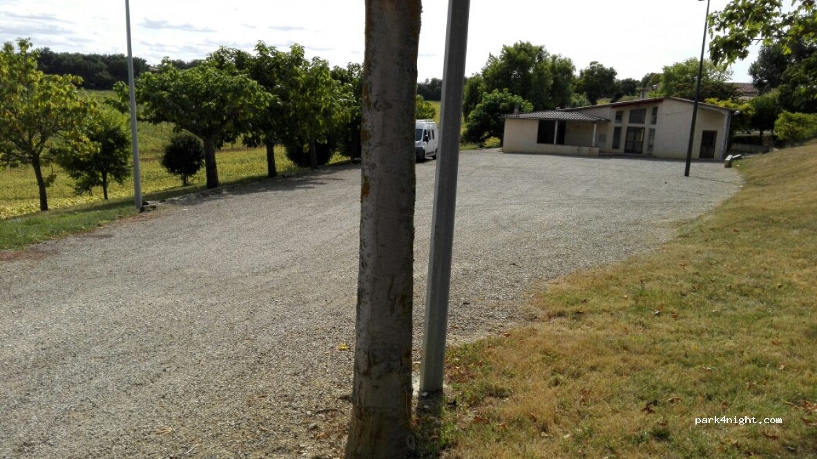 (32360) Peyrusse-Massas - Unnamed Road — foto