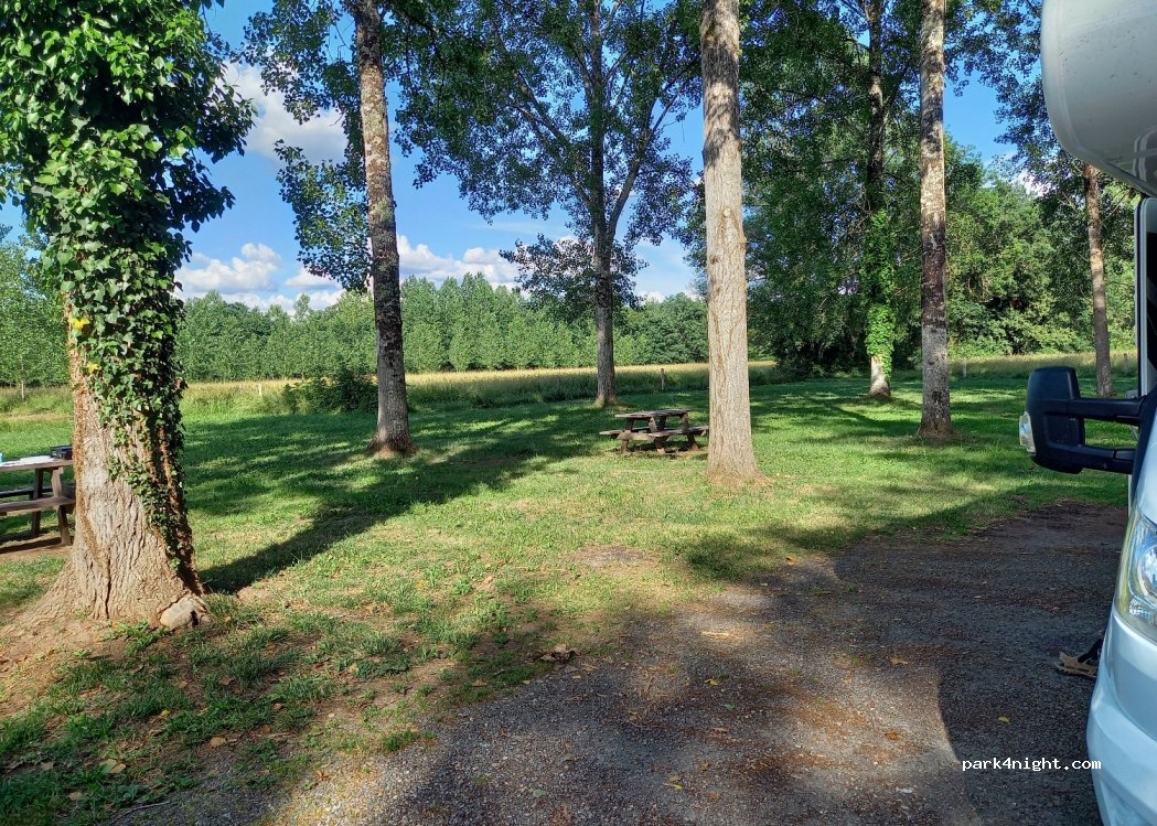 (24190) Douzillac - 42 Château de Mauriac — foto