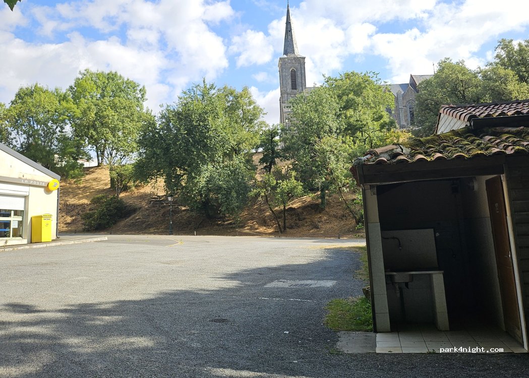(44650) Corcoué-sur-Logne - 3 Rue Saint-Jean — foto
