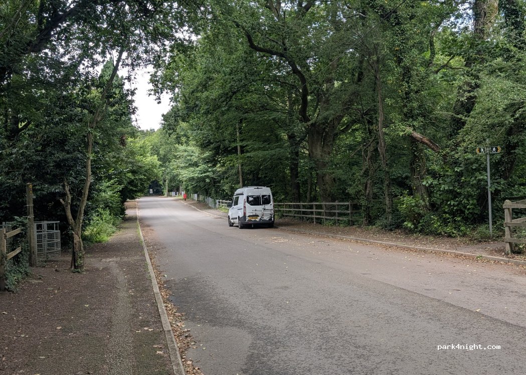 (CF15 7RZ) Taff's Well - Cemetery Road — foto 2