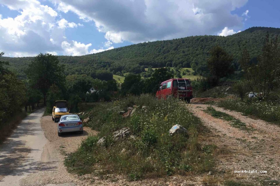 (53220) Kuterevo - Unnamed Road — foto