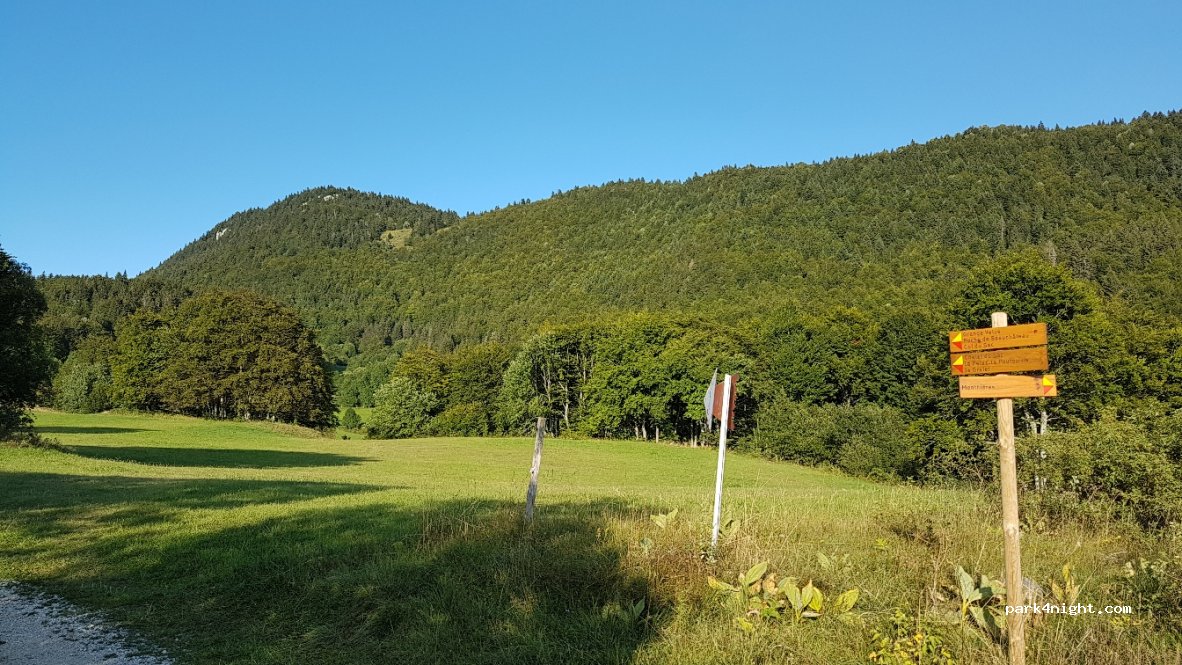 (01410) Chézery-Forens - Unnamed Road — foto 2