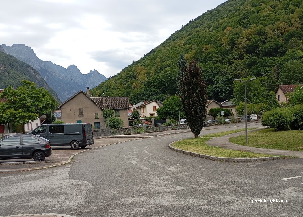(38220) Livet-et-Gavet - 5 Route des Six Vallées — foto