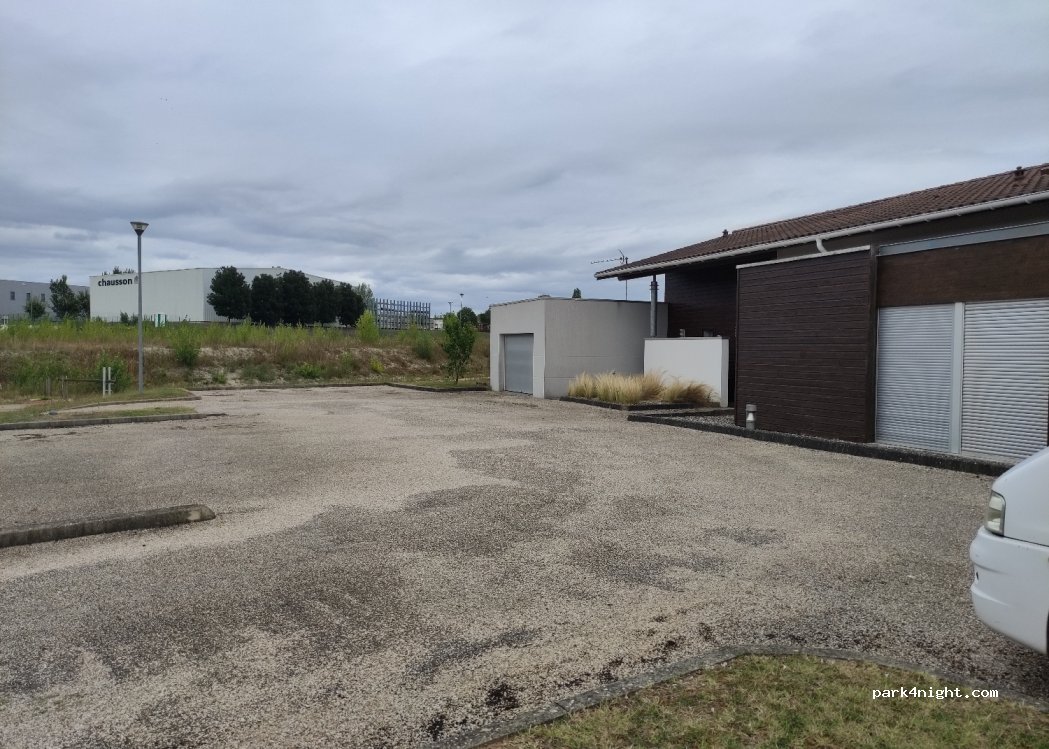 (47150) Monflanquin - Zone commerciale de Piquemil — foto
