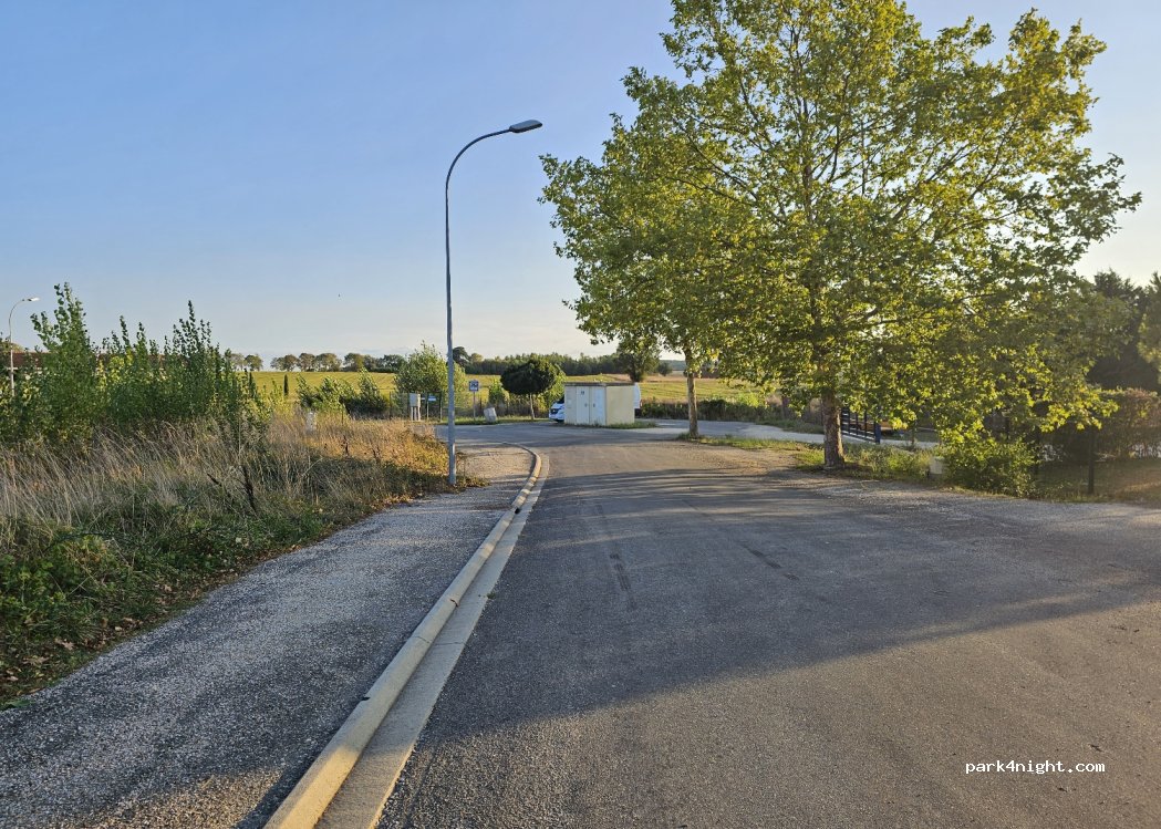 (47150) Monflanquin - Zone commerciale de Piquemil — foto 3