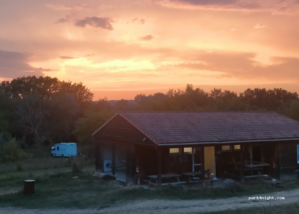 Camping à la ferme Mas de Reboul — foto