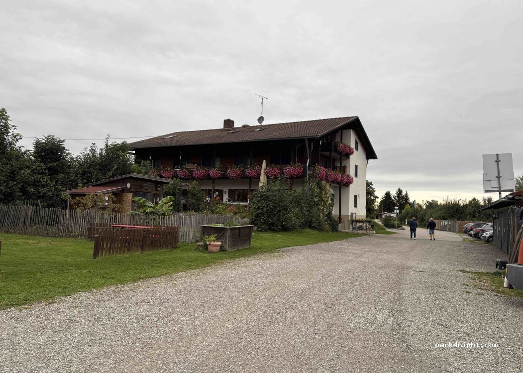 Wohnmobilstellplatz am Camping Richterbichl in Rottenbuch — foto 2