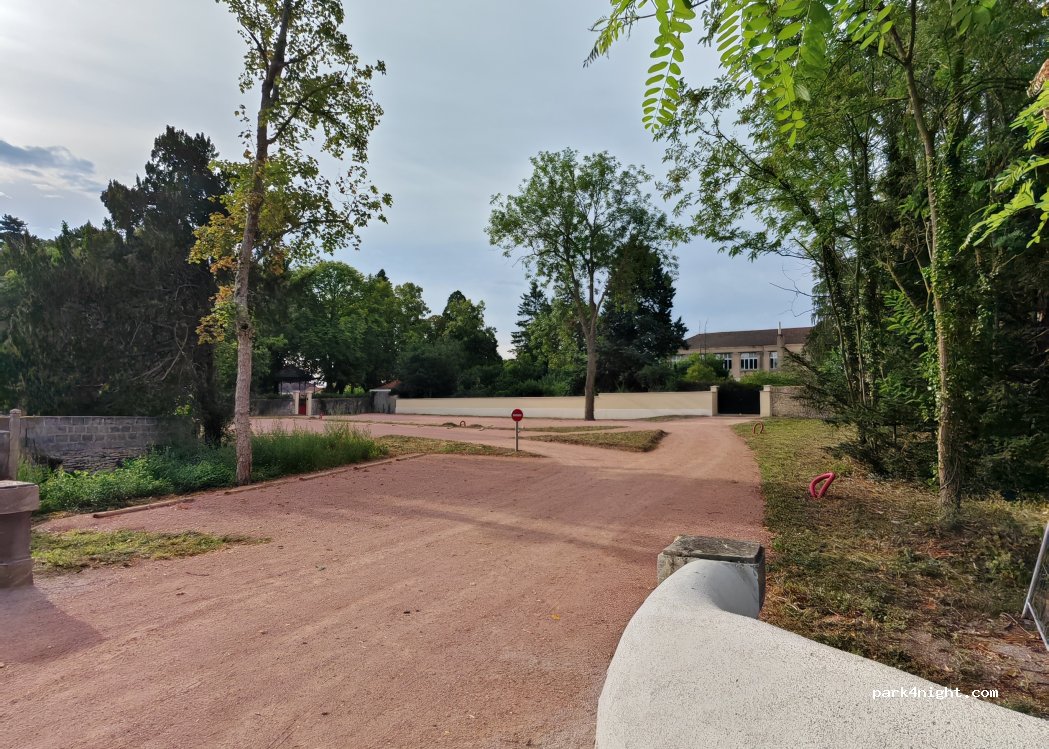 (03800) Gannat - 3 Rue du Stade — foto