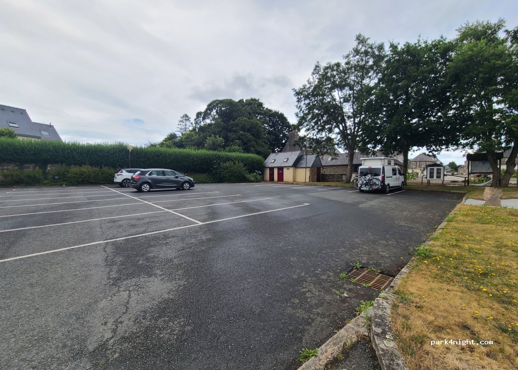 (22220) Trédarzec - 3 Place du Bourg — foto